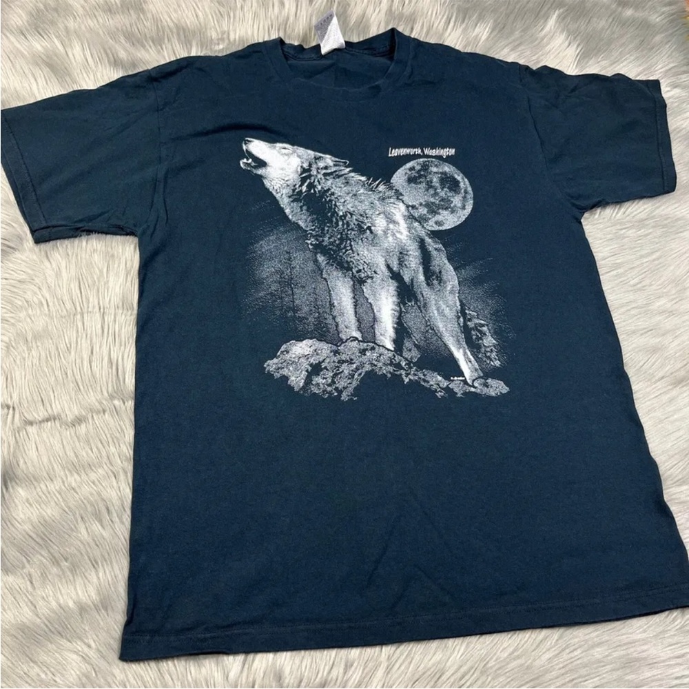 Leavenworth WA Black Wolf Moon Tourist T Shirt Y2K Size Large